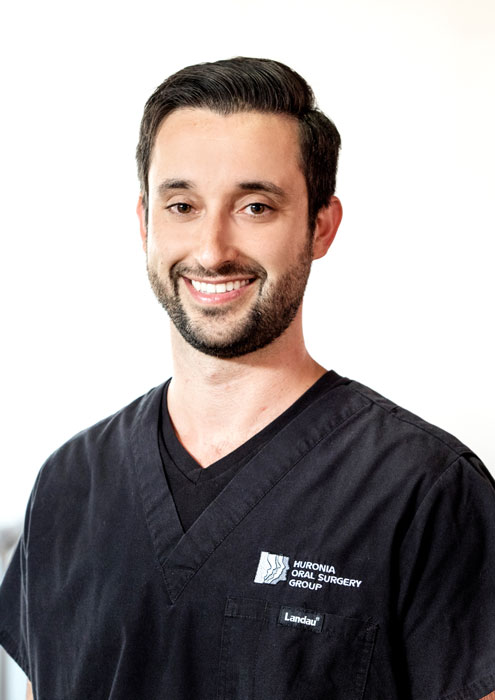 Mohammad Mokhtari, DDS, HBSc, FRCD (C), in Barrie, Ontario L4N 8J6